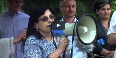 Klára Samková in front of Turkish Embassy